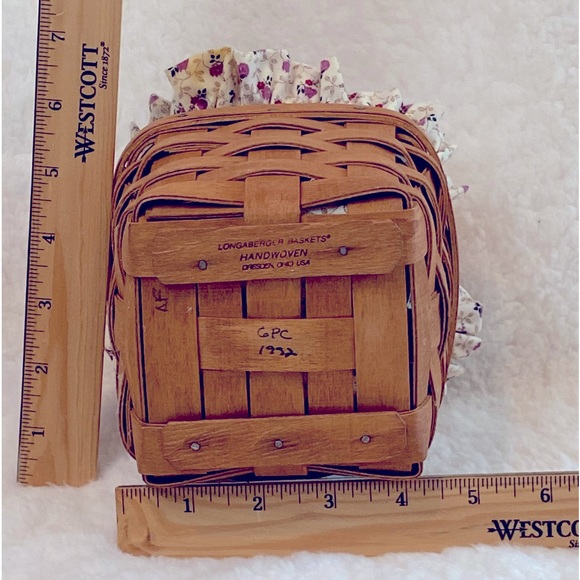 Vintage Longaberger Basket with Plastic Liner - Picture 3 of 8